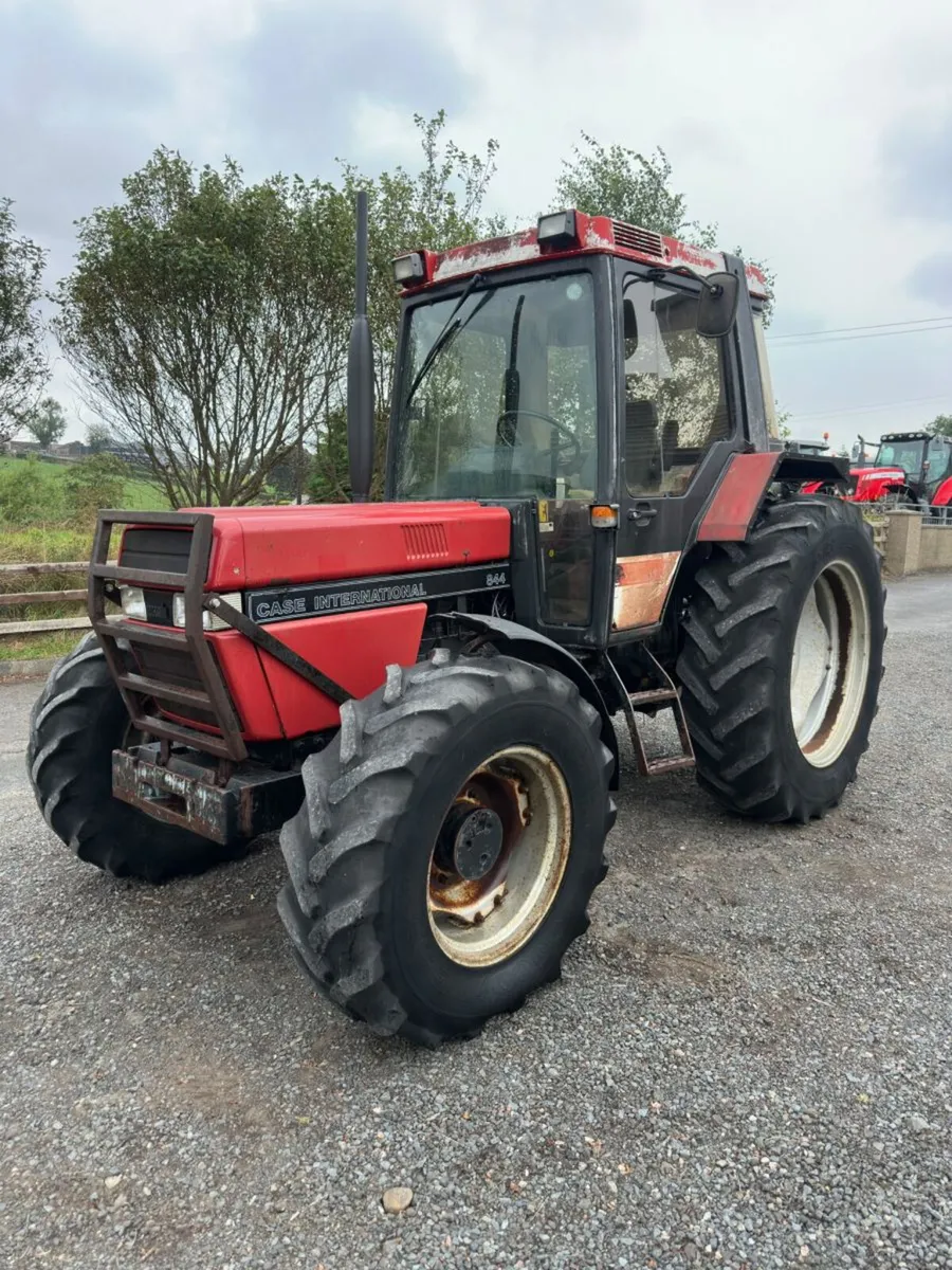 International 844 XL - Image 2