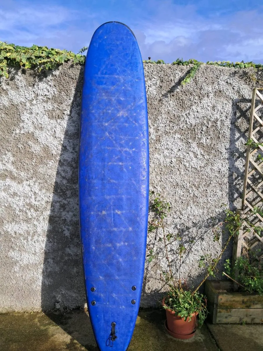 Surf board - Image 1