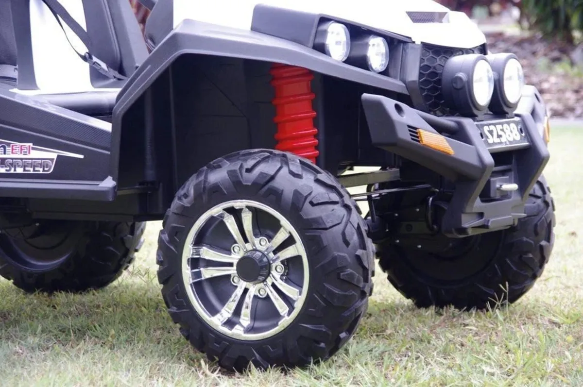 Ranch Wagon 24V Electric Ride On Buggy White - Image 4