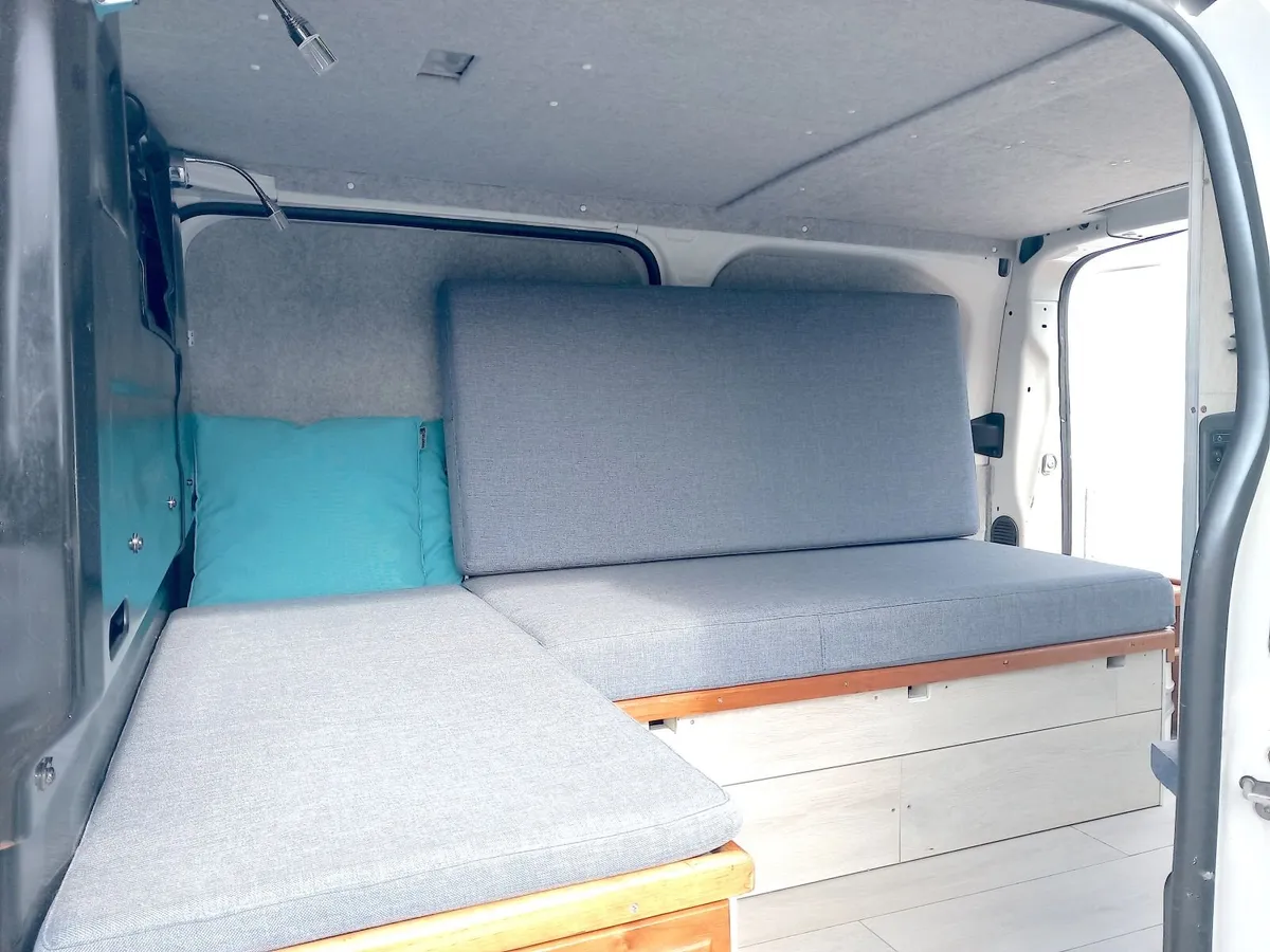 Peugeot Expert Camper Van 2019 reduced to €19,500 - Image 4
