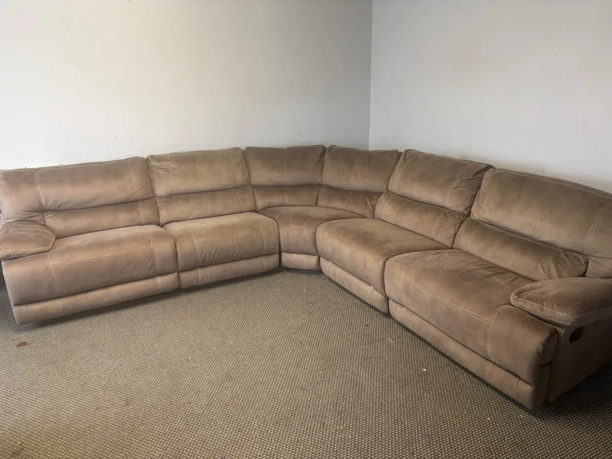 Corner sofa - Image 1