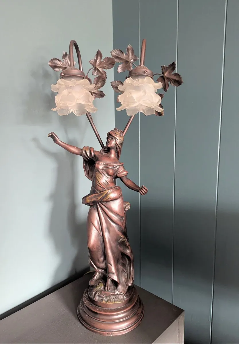 Antique Decorative table lamp flower glass shades - Image 1