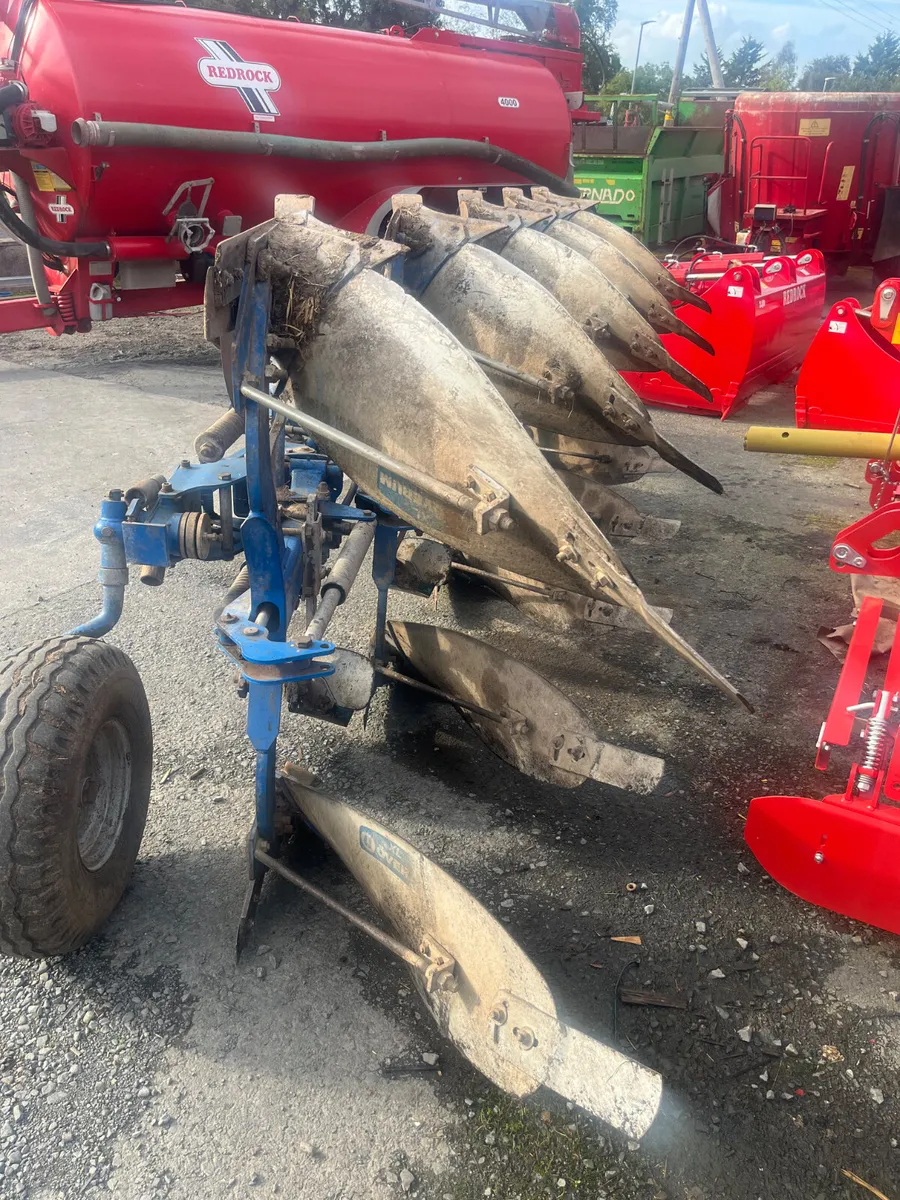 Used 5F Overum Variflex Reversible Plough - Image 4