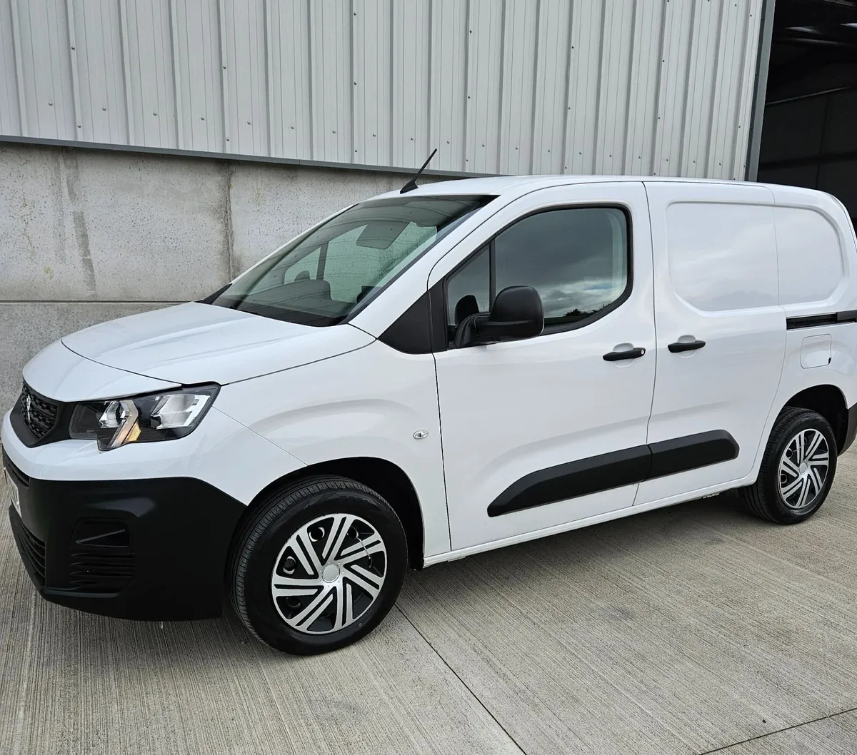 Peugeot Partner 2023 (Berlingo) - Image 2