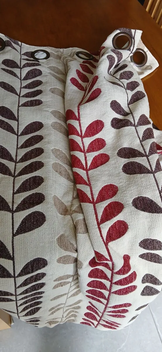 Curtains - Image 2