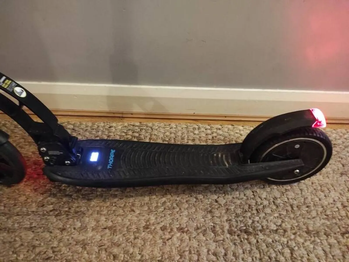Thorpe 20 Electric Scooter - Image 3