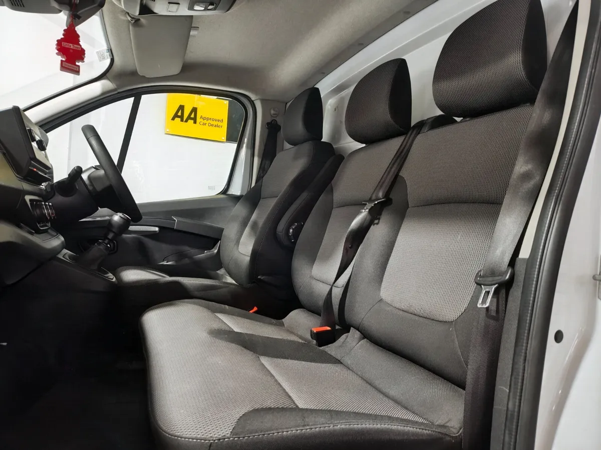 Renault Trafic 2022 PRICE INCLUDES VAT - Image 2