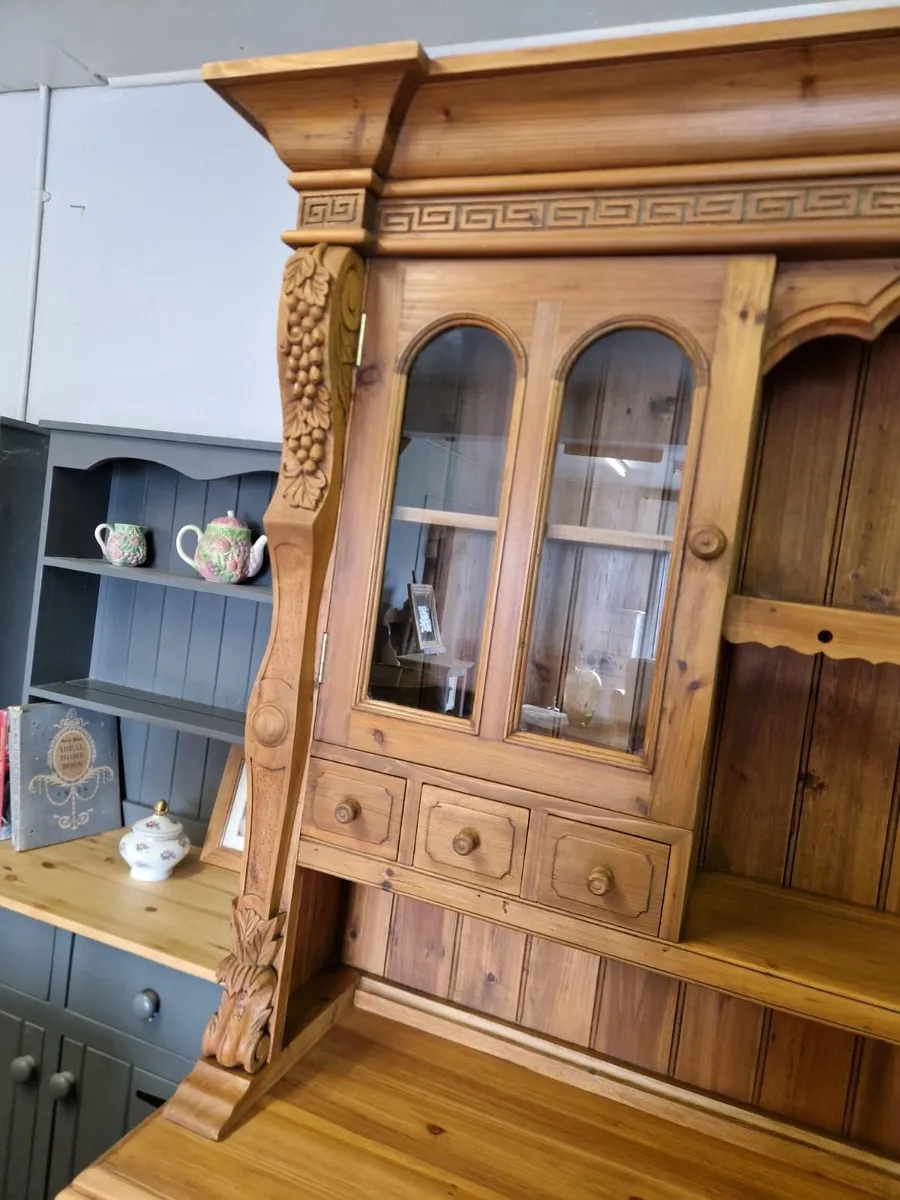 Vintage 7ft wide pine kitchen dresser - Image 2