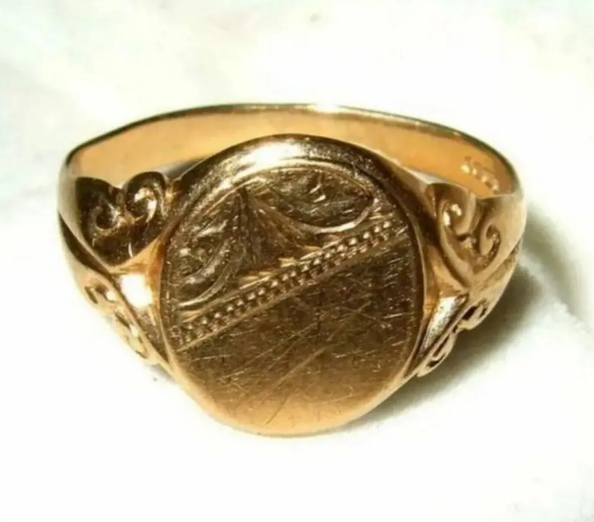 Vintage Hallmarked 9ct Gold Gentlemans Ring - Image 1
