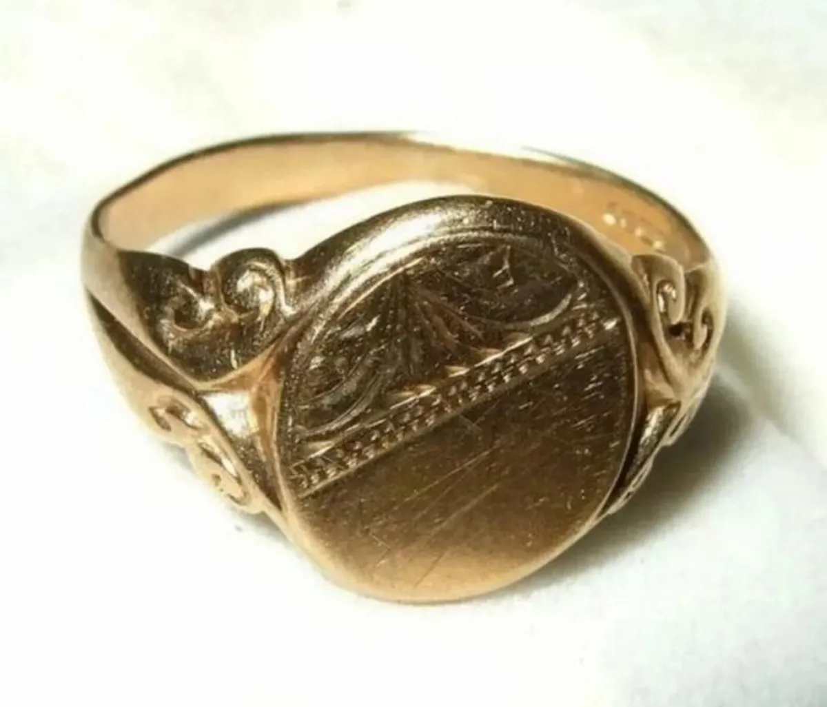 Vintage Hallmarked 9ct Gold Gentlemans Ring - Image 2