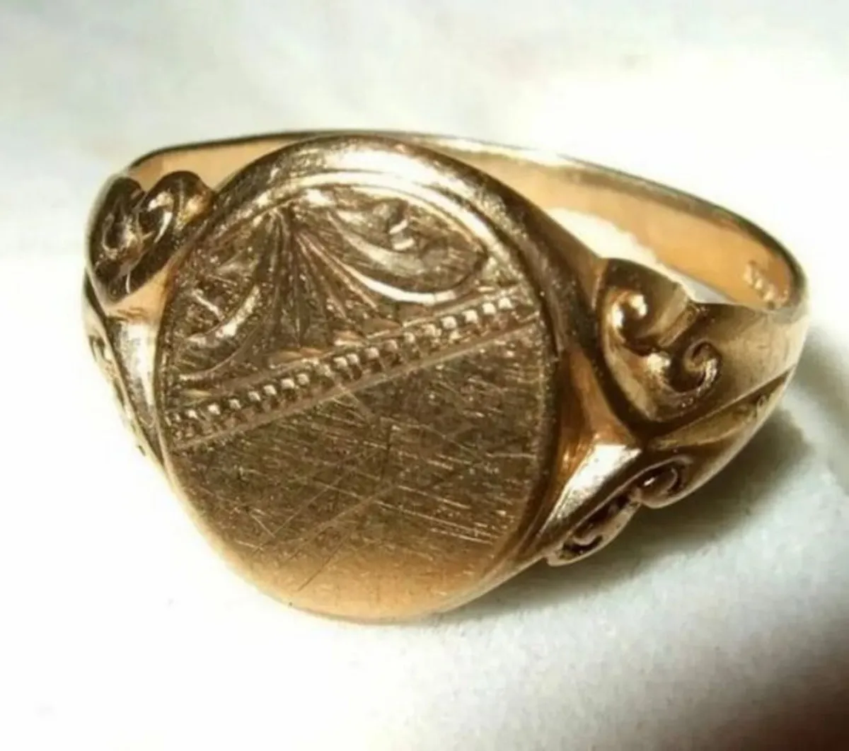 Vintage Hallmarked 9ct Gold Gentlemans Ring - Image 4