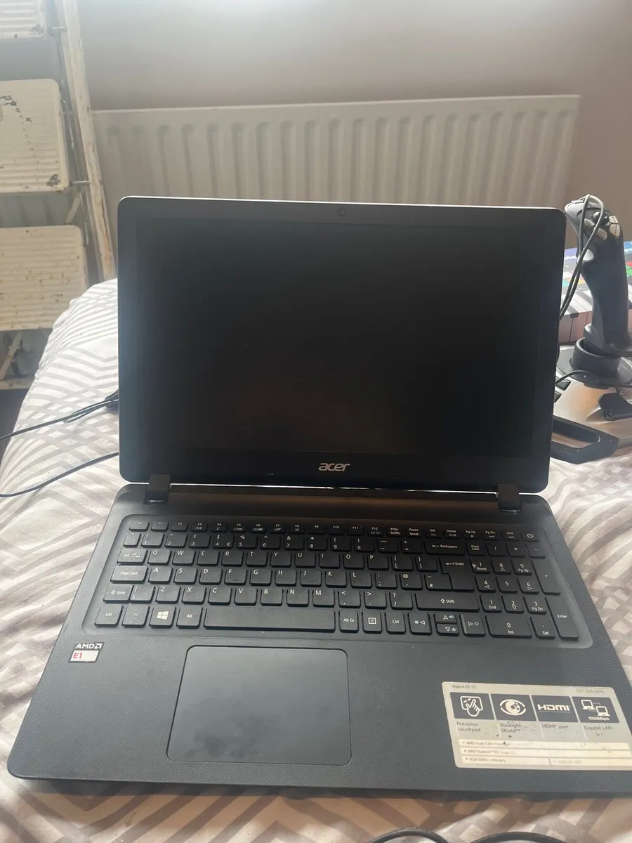 Acer Aspire E1-532 Laptop + Charger - Image 2