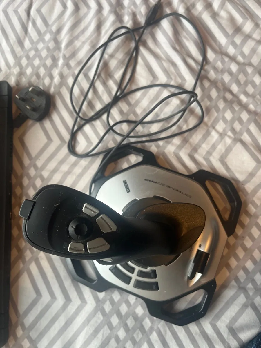 Logitech Extreme 3D Pro Joystick + Cable - Image 1