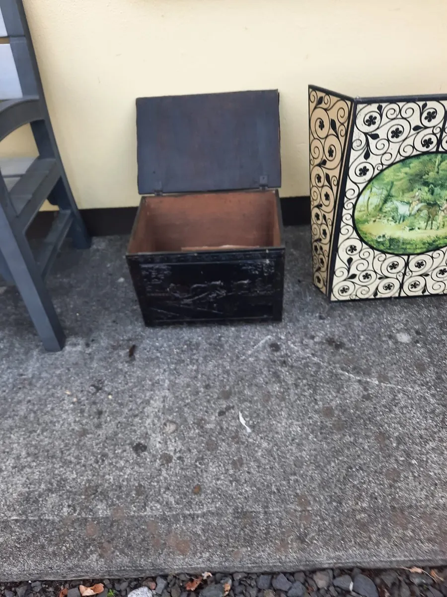 Vintage log box and fire screen - Image 2