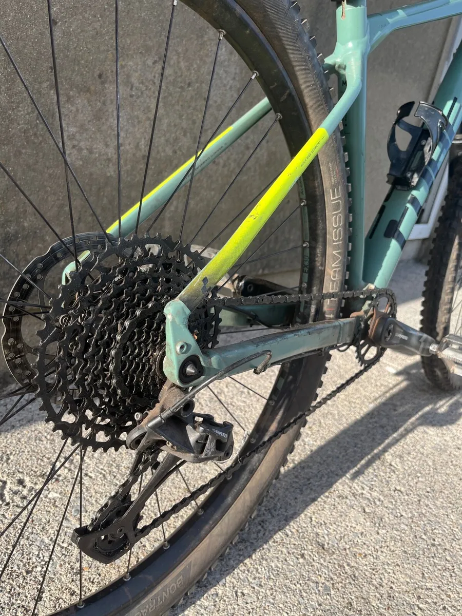 Mountain bike - Image 2
