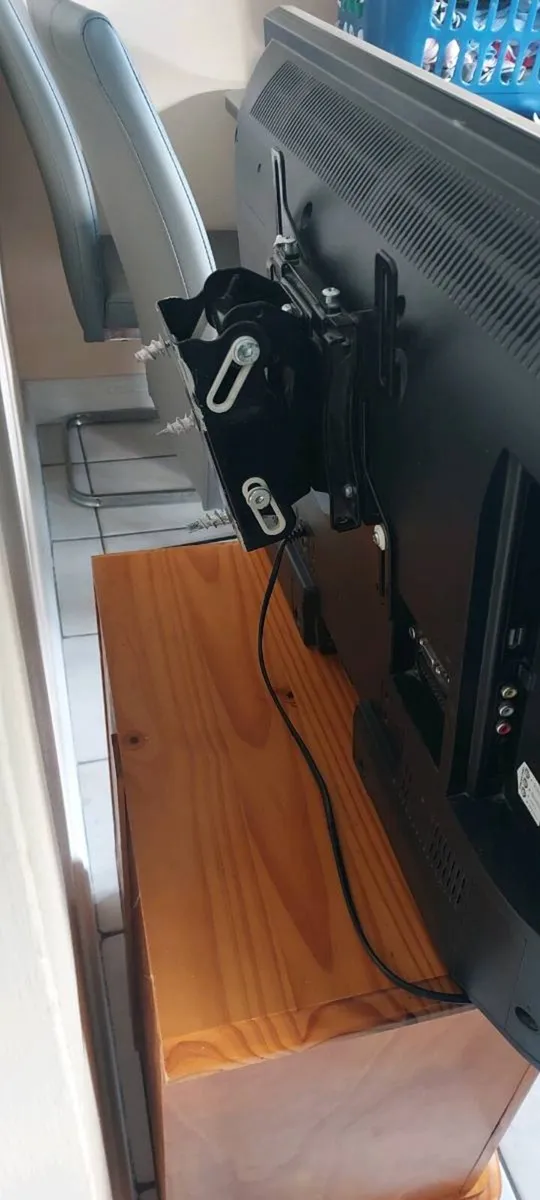 TV - Image 2
