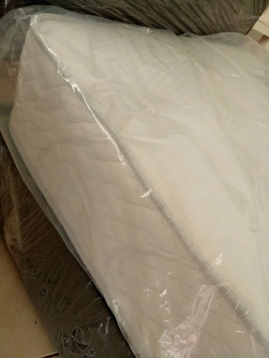 Single bed - Image 1