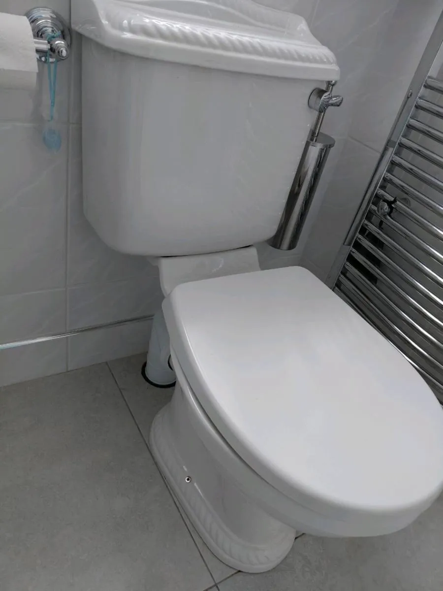 Sanitary ware. - Image 1