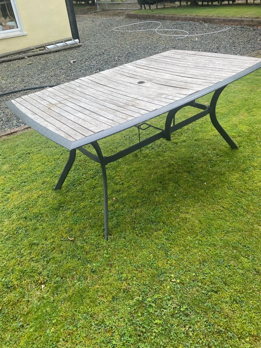 Garden table - Image 2