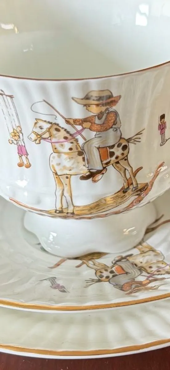 Child's tea set featuring charming illustrations by the German artist Gisela Gottschlich. - Image 1