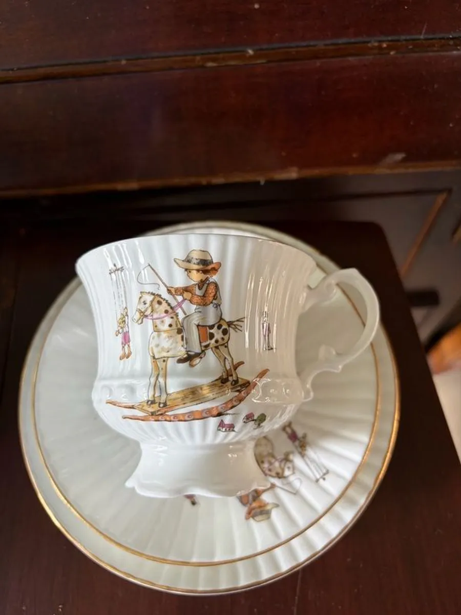Child's tea set featuring charming illustrations by the German artist Gisela Gottschlich. - Image 2