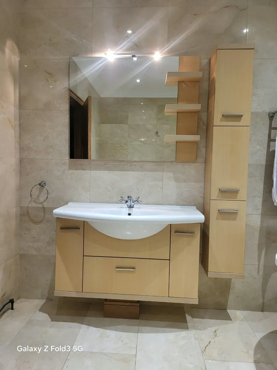 Bathroom Suite - Image 1