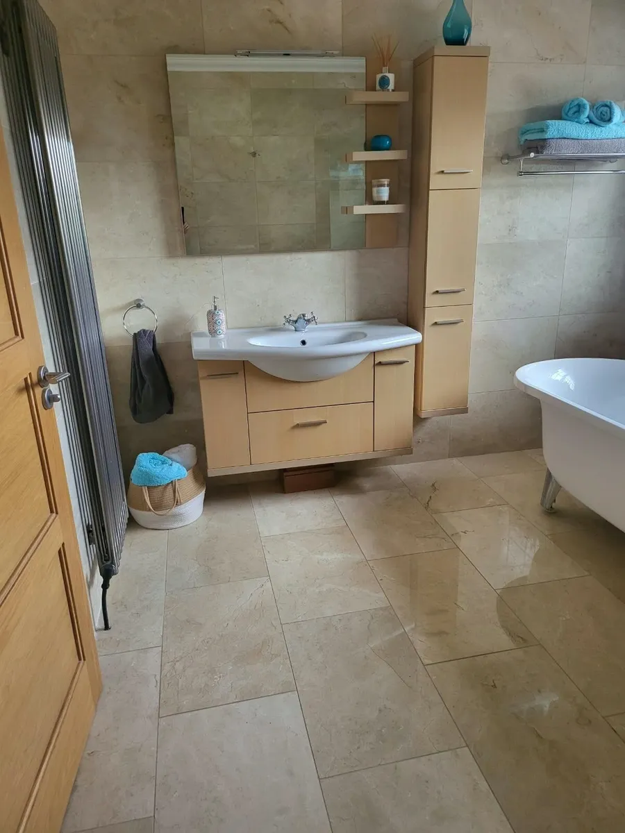 Bathroom Suite - Image 3
