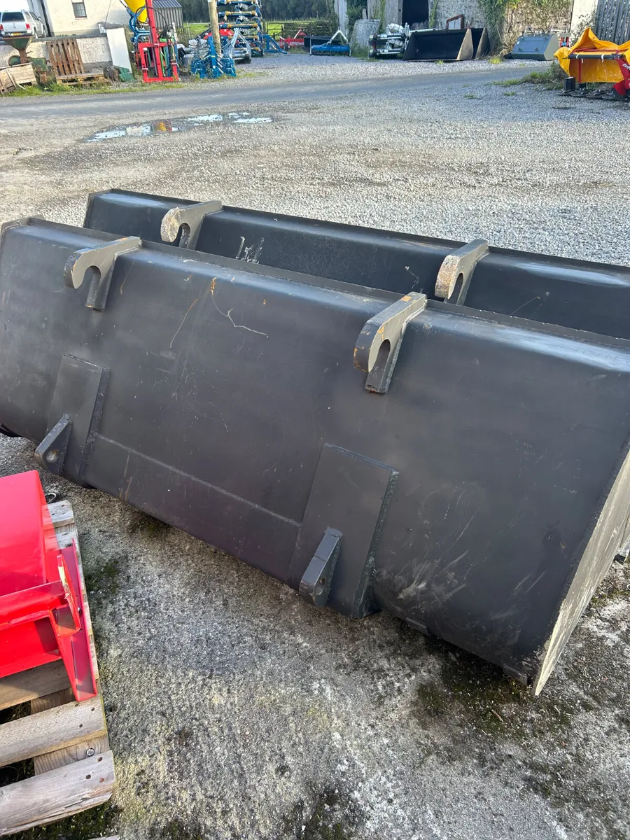JCB 7Ft buckets - Image 3