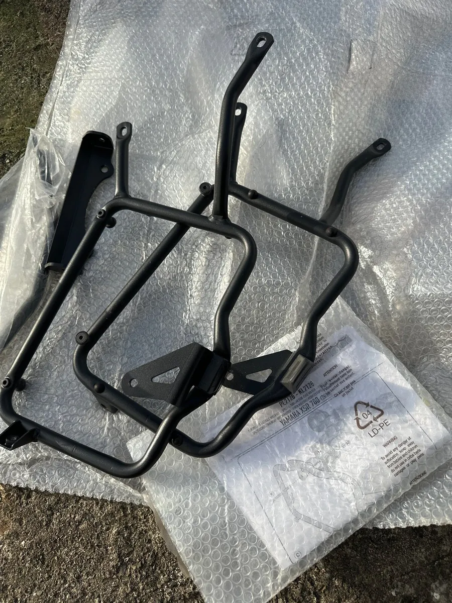 Yamaha XSR700 2016/23 Givi Pannier rack PL2126 - Image 1