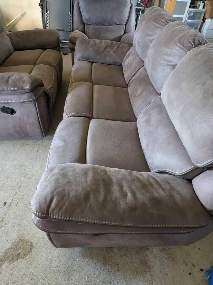 321 sofa - Image 1
