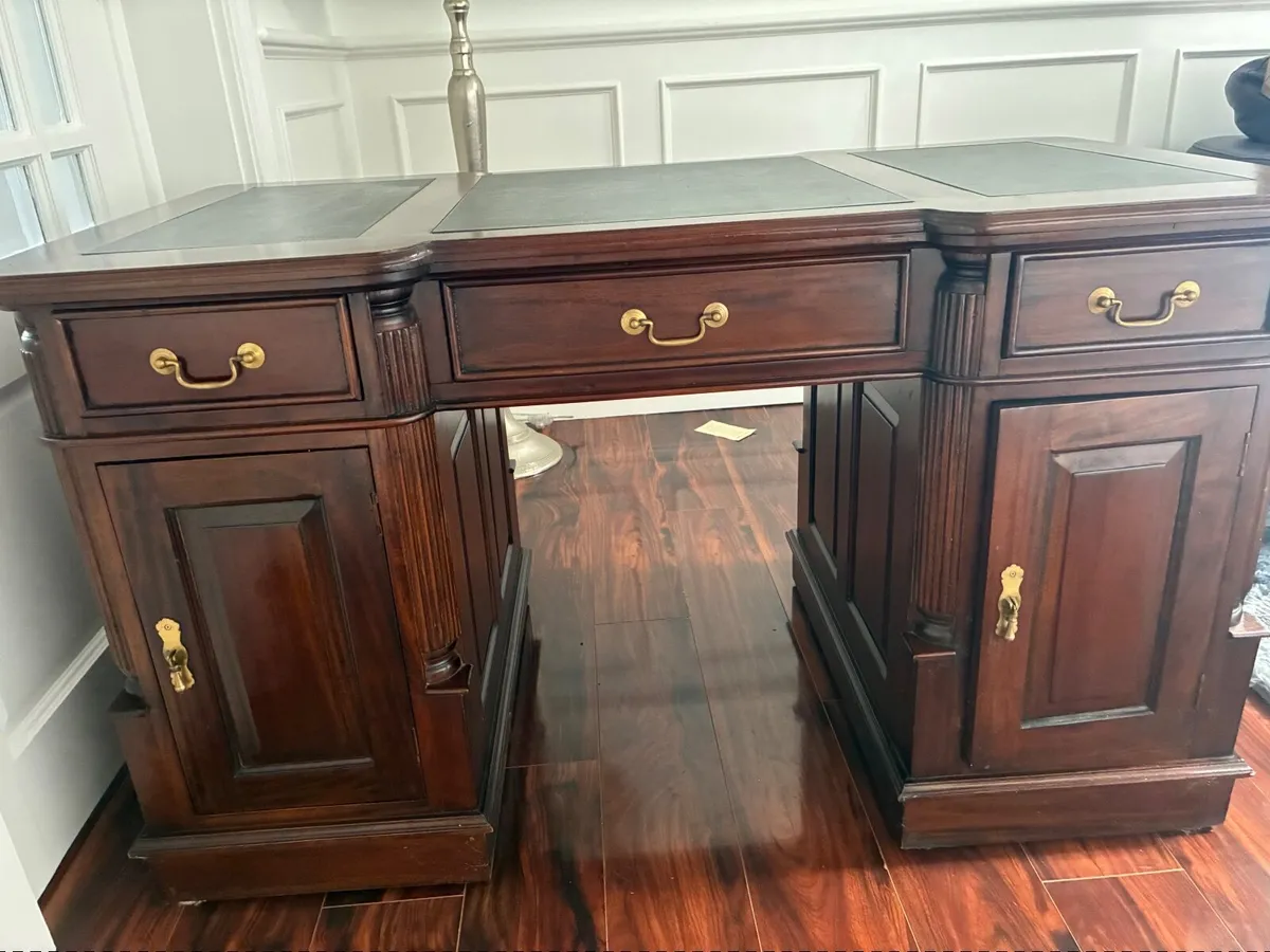 Mahogany office desk - Image 1