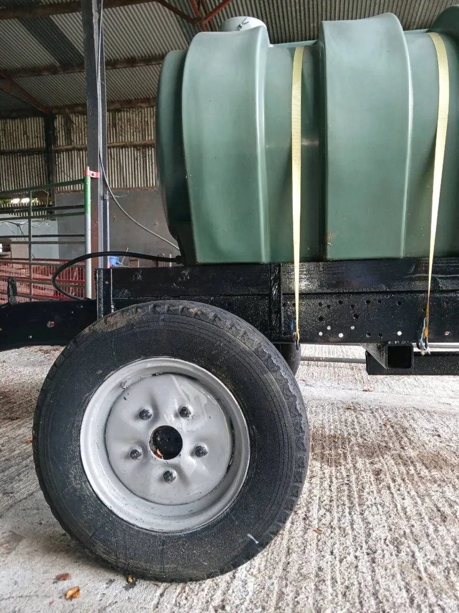 100 litre Water Tank with Drinking Trough - Image 4