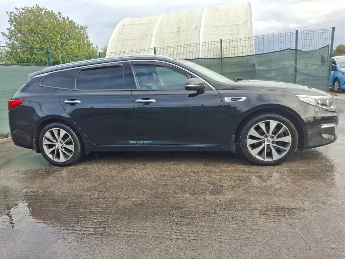 172 Kia Optima  Sportswagon.Drive home - Image 2