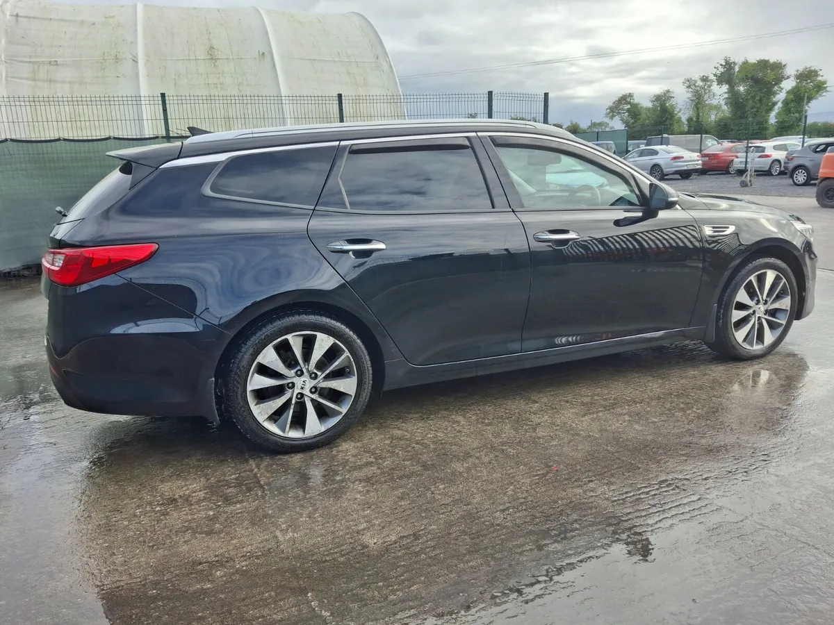 172 Kia Optima  Sportswagon.Drive home - Image 3