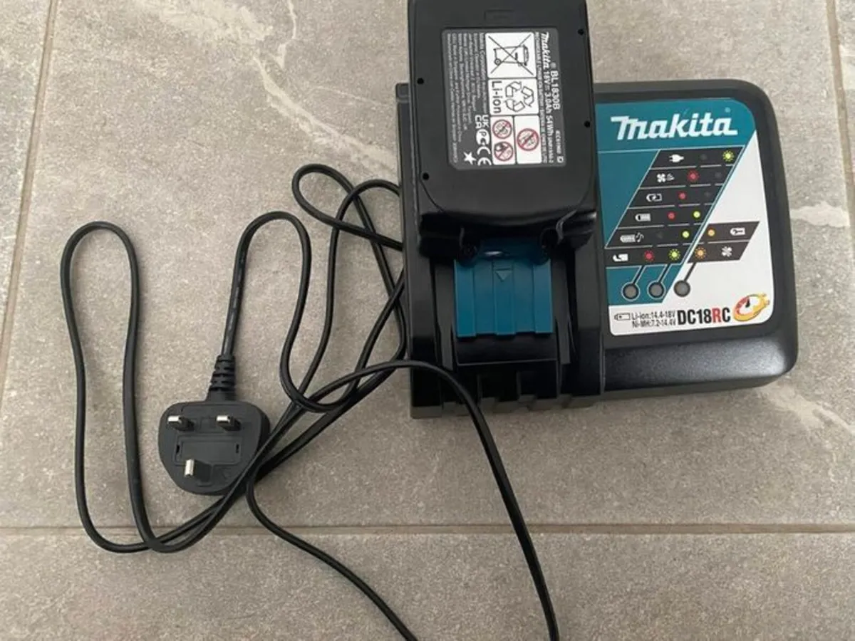 Makita DC18RC Fast Charger + BL1830B Battery - Image 1