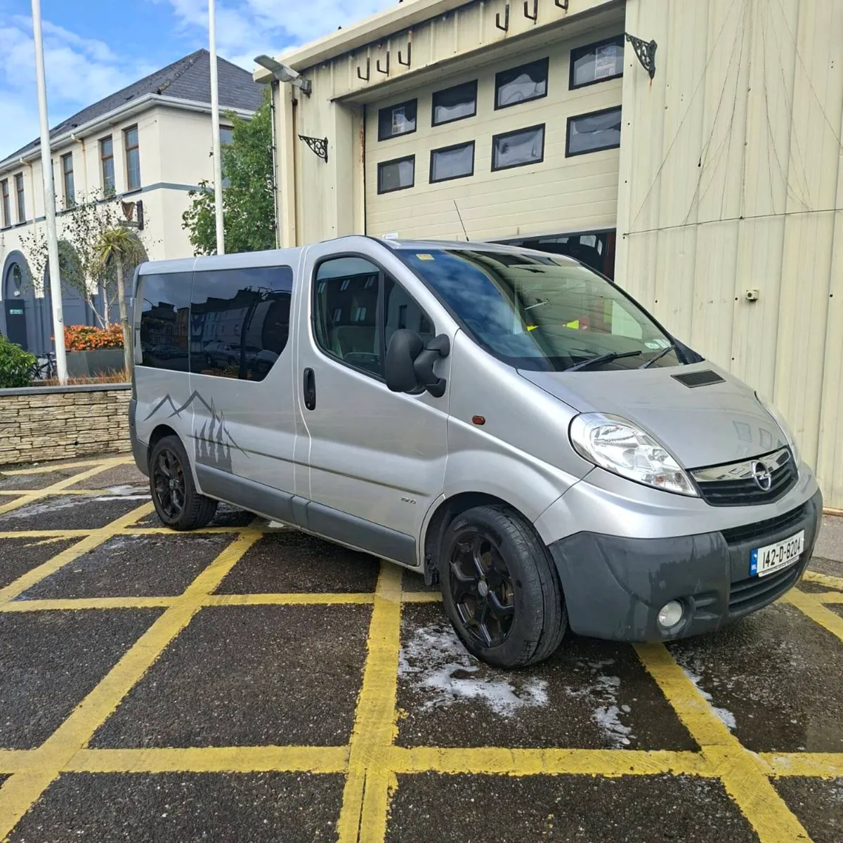 Van - Image 1