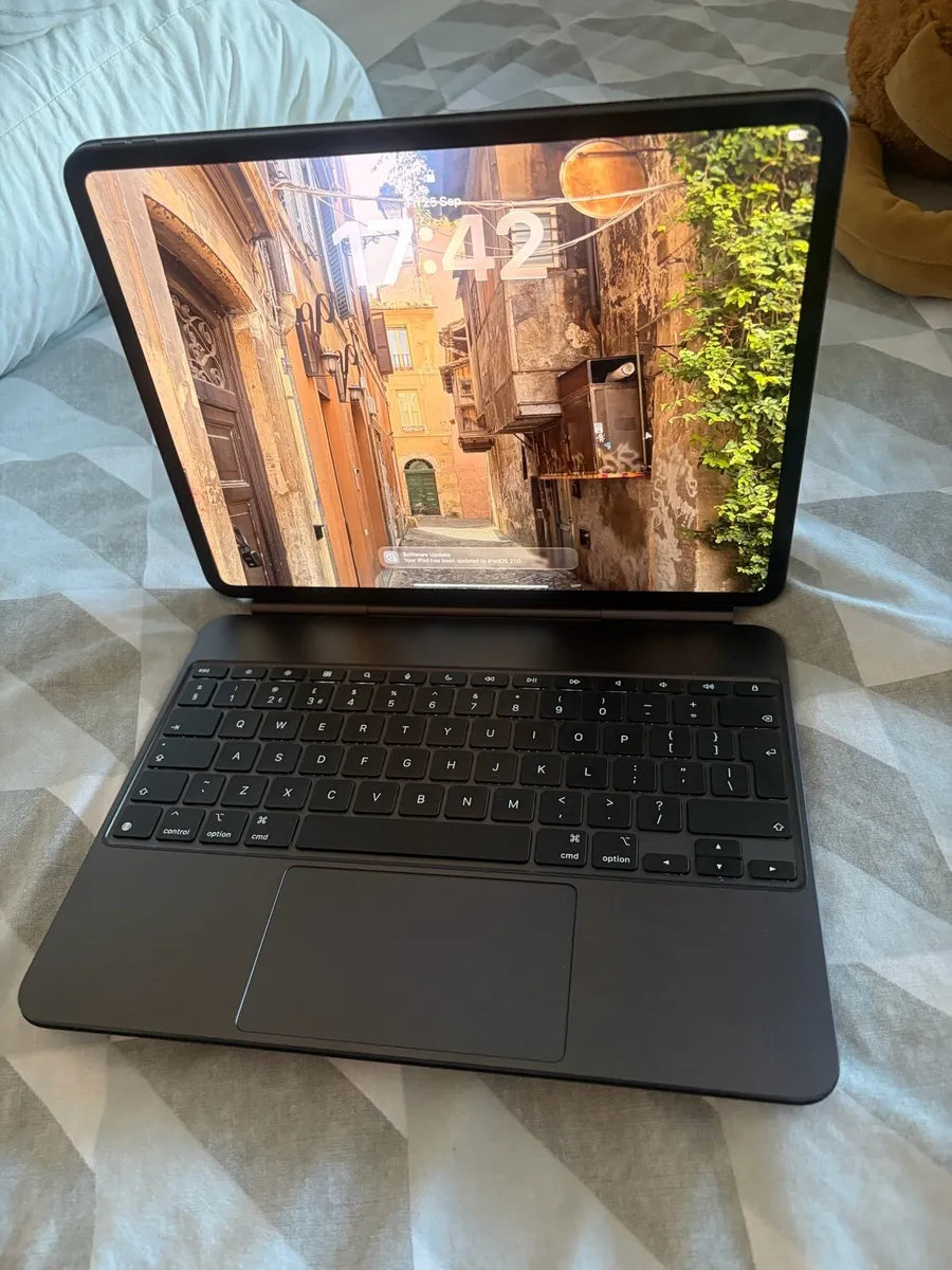 iPad Pro M5 - Image 1