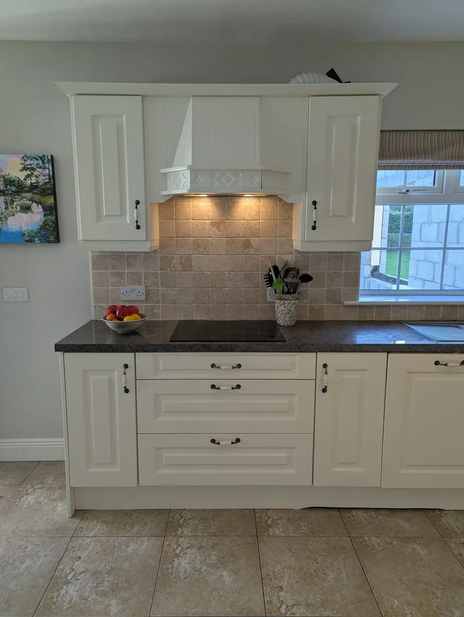 Kitchen units in Kildare - Image 4