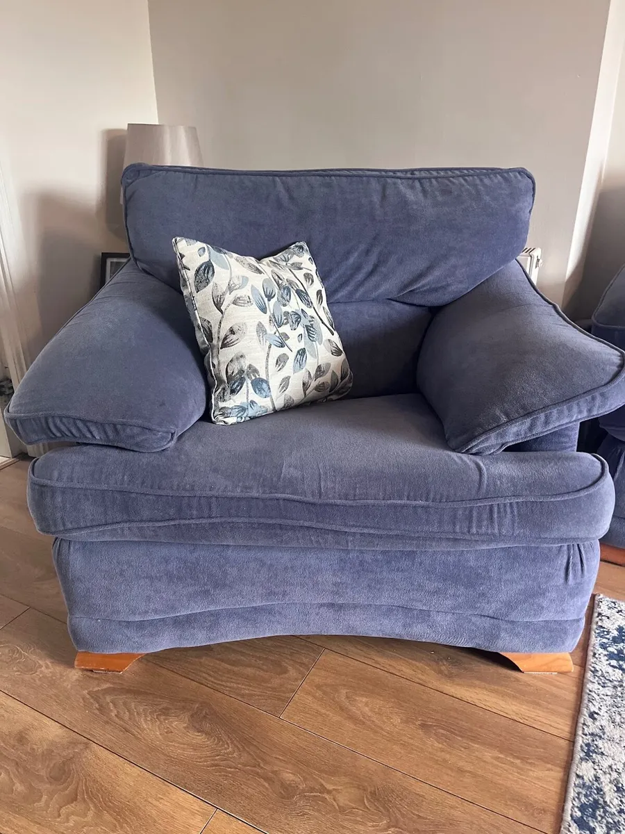 3 Piece Sofa Set - Image 2