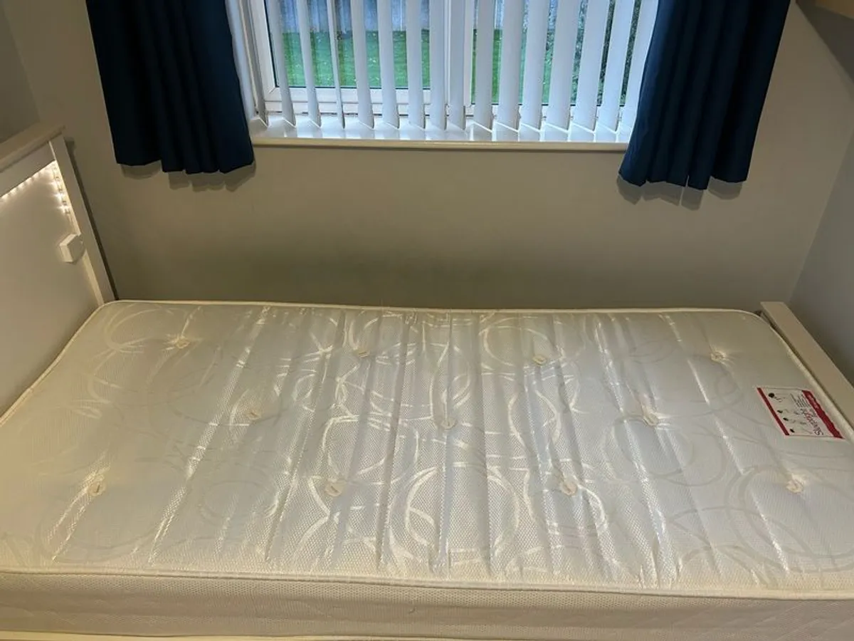 Solid White Single Bed - Image 3