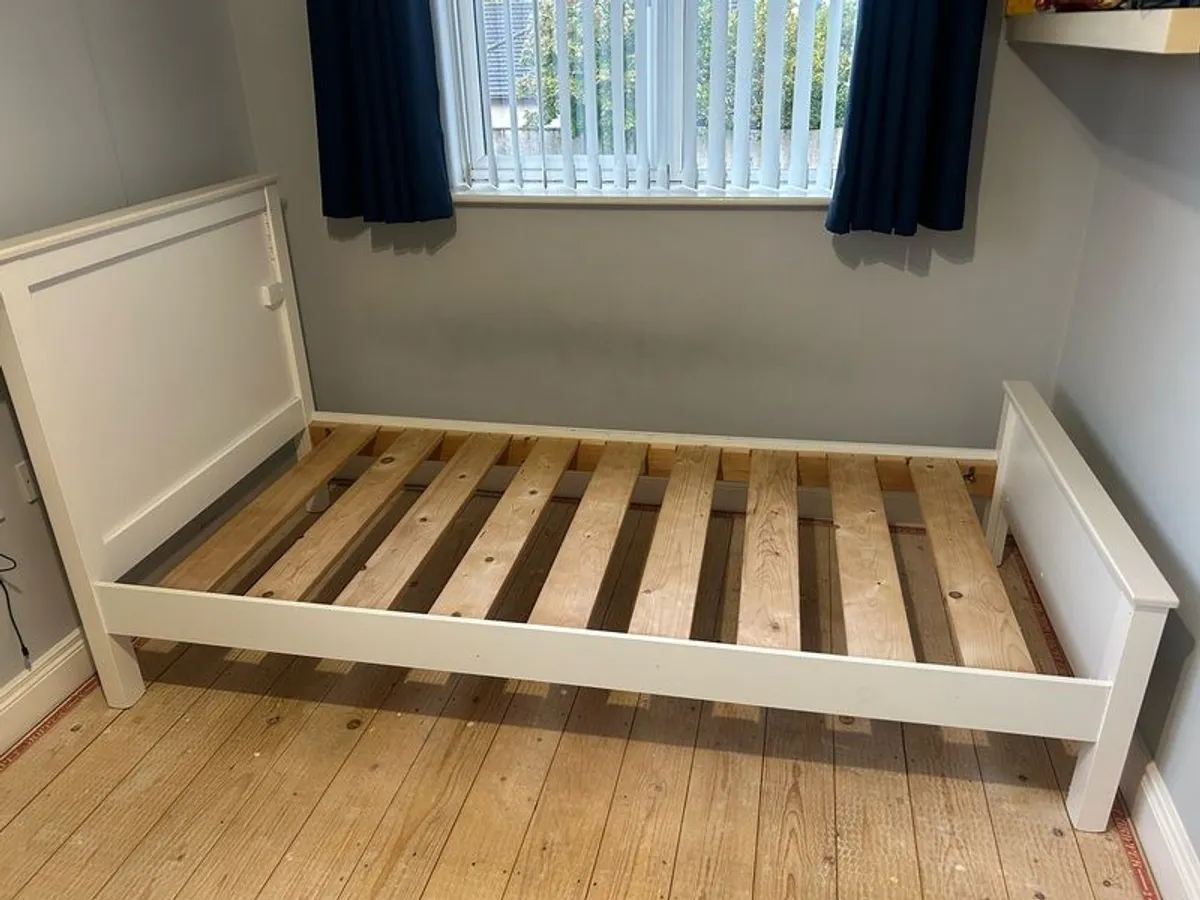 Solid White Single Bed - Image 1
