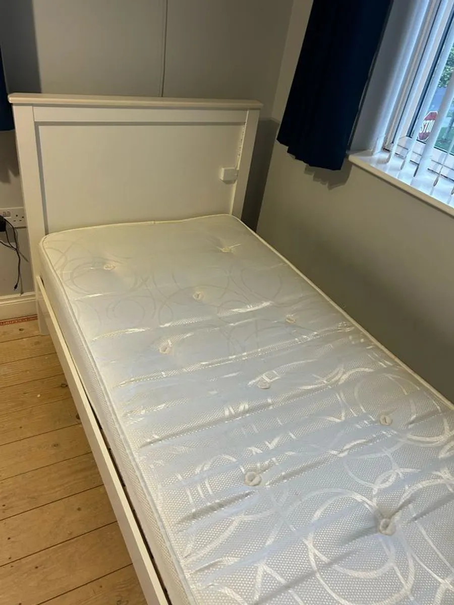 Solid White Single Bed - Image 2