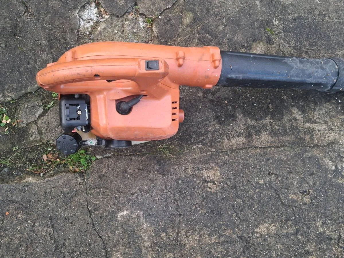 Tanaka leaf blower - Image 3