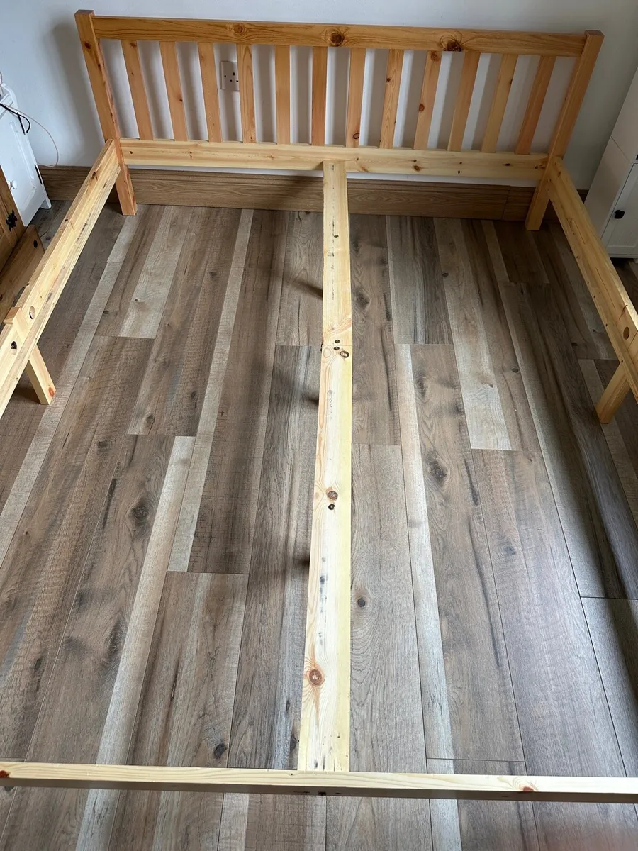 Bed 160x200 with slatted base and mattresses - Image 3