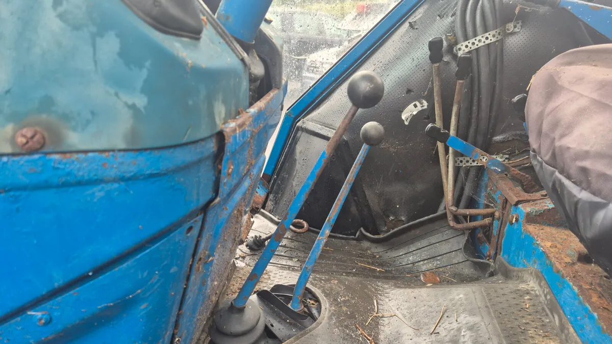 FORD 7610 2WD TRACTOR - Image 3