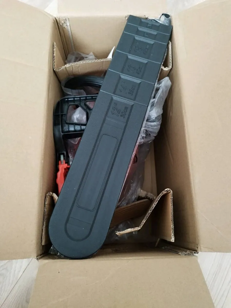 Brand new 
20inch 2-stroke Petrol Chainsaw - Image 2