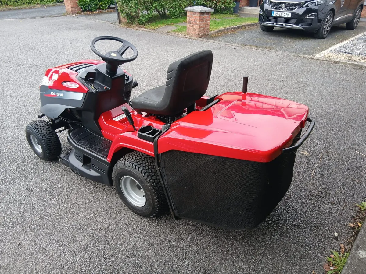 Ride on lawnmower - Image 3