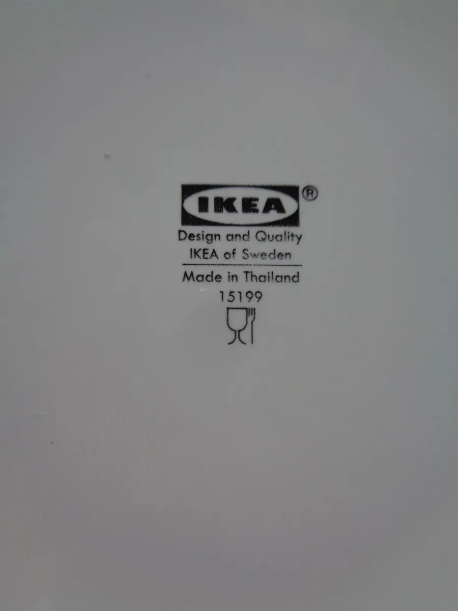 White Dinner Plates x 6 for Sale - Image 2