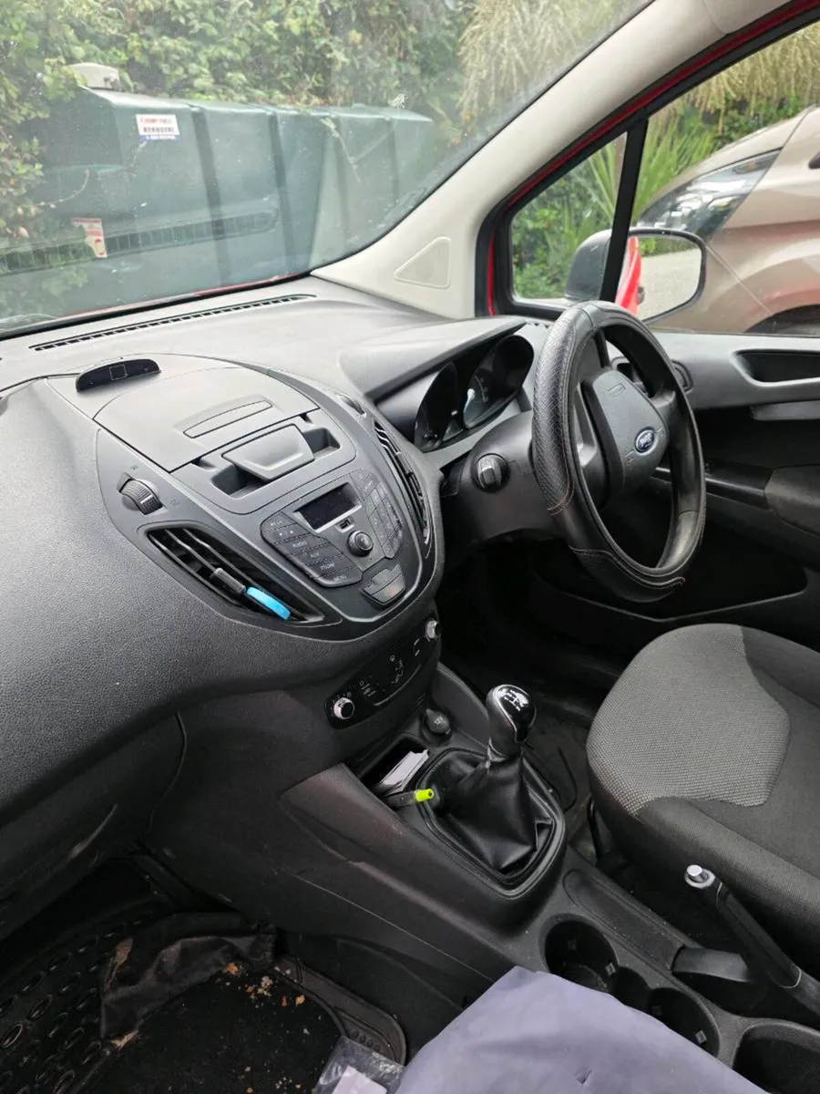 Ford transit courier - Image 2
