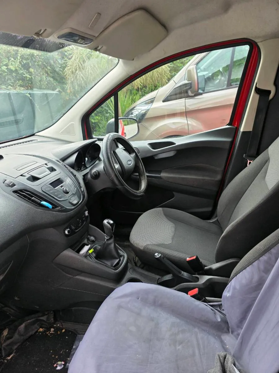 Ford transit courier - Image 3